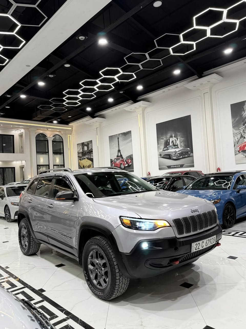 جيب شيروكي وارد امريكي موديل 2019 محرك V6 سلندر 🚀 مواصفات ترال هوم فول معده بانوراما شاشه جبيره كاميره خلفي بصمه شغال عن بعد كشنات جلد كشنات تتفيه كشنات كهربائي تبريد خلفي بريك بصمه رادار جانبيات رادار امامي حساس خلفي لايت ليد زينون ويل كروم اشاير مريات تحكم استيرن تحديد سرعه فور ويل يعني دبل اكسل بعد هوايه مواصفات بيها سياره مكفوله من اي نواقص كله بشرط ضرر كلش خفيف جملغ باب تبديل شريكه يعني سياره دعاميه لدعاميه بدون صبغ بدون شخوط بدون بقسات بدون ارباك كله بشرط سياره ماشي ٦٣ الف گير محرك بشرط سياره مرقمه رقم سنويه جديد مكان سياره إربيل شريكه ابو ظبي كارس. سعر. 143$🔥😳

*********** وتساب
***********
