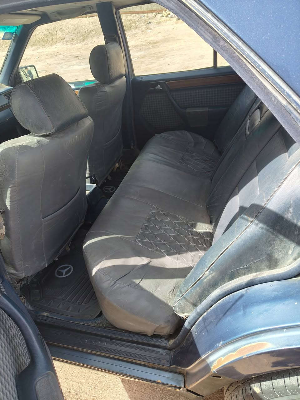 دب موديل 90 مكينه وكير حاويه رقم ذي قار سياره جاهزه سنويه لل 2028 
السعر 38 
للاستفسار الاتصال على الرقم ***********
