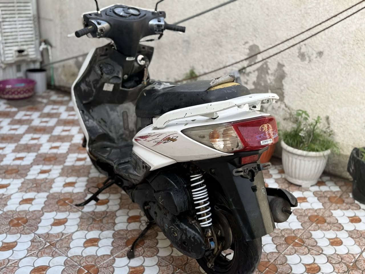 السلام عليكم سكنس فحل كابريتر مكينة مامفتوحه شرط الفحص دراجه نكره سلف مابيها نقص كهربائياتها شغاله بس الكيجات ميشتغلن كفرتها يردلهن ترتيب مكان بغداد الجديدة سعرها 375


**إذا كنت صاحب هذا الإعلان وتريد حذفه لأي سبب، رجاءا أرسل رسالة إلى الدعم الفني**