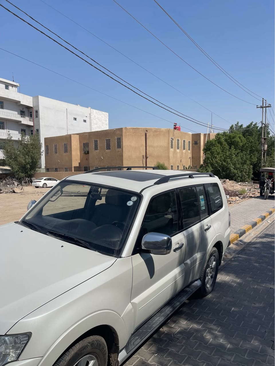 سيارة باجيرو 2017 حبتور مكفوله السياره ماشيه 180 الف السعر 215 رقم صاحب العلاقة *********** 
رقمها مميز النجف, العراق
