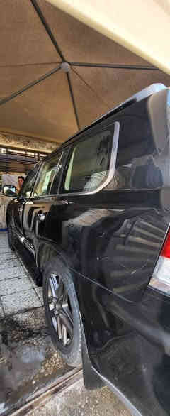 السلام عليكم
لكزز٢٠١٢لون اسود 

سياره نضيفه جداً ومعتنين بيها 

محرك كير كفاله وكلشي شغال بسياره

ومعروفه مواصفات الكزز 

مثل ما موضح بل صور وسونار السياره هم وي الصور 

ماشيه ٢٢٠ألف أصلي سعر375وبيها مجال بسيط ***********

مكان السياره بغداد حي اور
