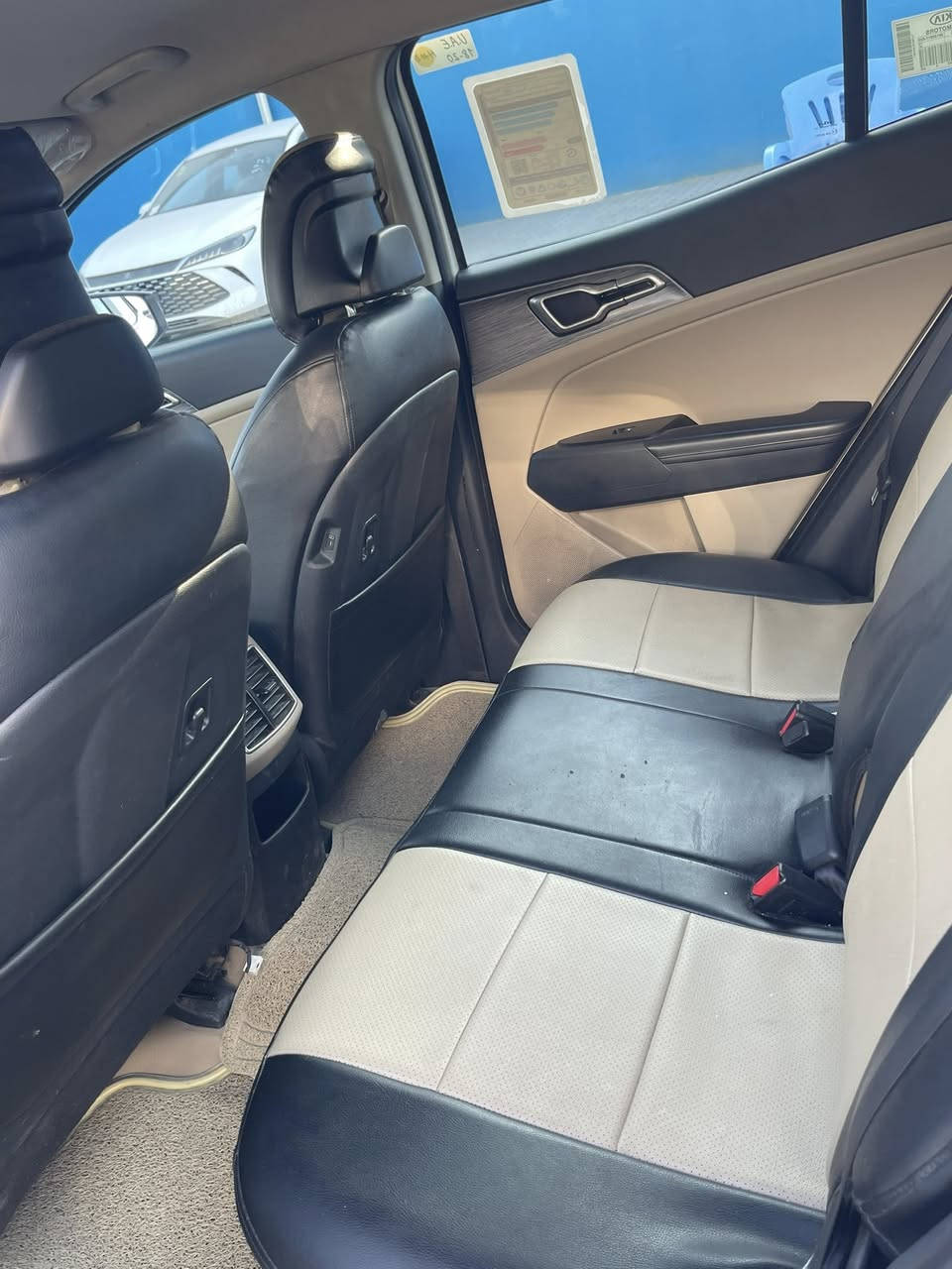 كيا سبورتج موديل 2022 خليجي رقم بغداد تحويل مباشر مكفوله من الصبغ بيه بارد باب الصدر فقط 
الموصفات مري شفط هندبريك دكمه تبريد قطعتين 
ويل كروم العنون بغداد البياع السعر ب 198 قفل من الاخير ***********/***********
