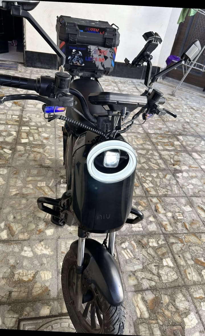 السلام عليكم دراجه شحن نضيفه ماركه نيو المعروفه بطاريه ليثيوم فوسفات الحديد جديده ام الشاشه تمشيك مسافه 70 كيلو ملف 2000 حقيقي السرعه 95  حقيقي شاشه دجتل بيه قفل ستيرن وترجع عل البك دبلات رياضي كشن طبي تايرات حجم الجبير البلاديات مال شركه الأصليه بيه سويج عدد ثنين وبصمه تشغيل عن بعد وجنطه الدراجه مابيه لا عطل ولا نقص خير من الله للمعلومه الدراجه مشتريه بمليون وخمسميه من الشركه رايده مال بيع ب 950 الف وبيه مجال للشراي مكاني بغداد الاعظميه التواصل خاص او على الرقم الهاتف

واتساب / ***********
@إشارة
