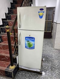 ثلاجة كونكورد اصلية بلاديةً بدون تصليح على وضعهه شغالة و تجميد ممتاز  ...