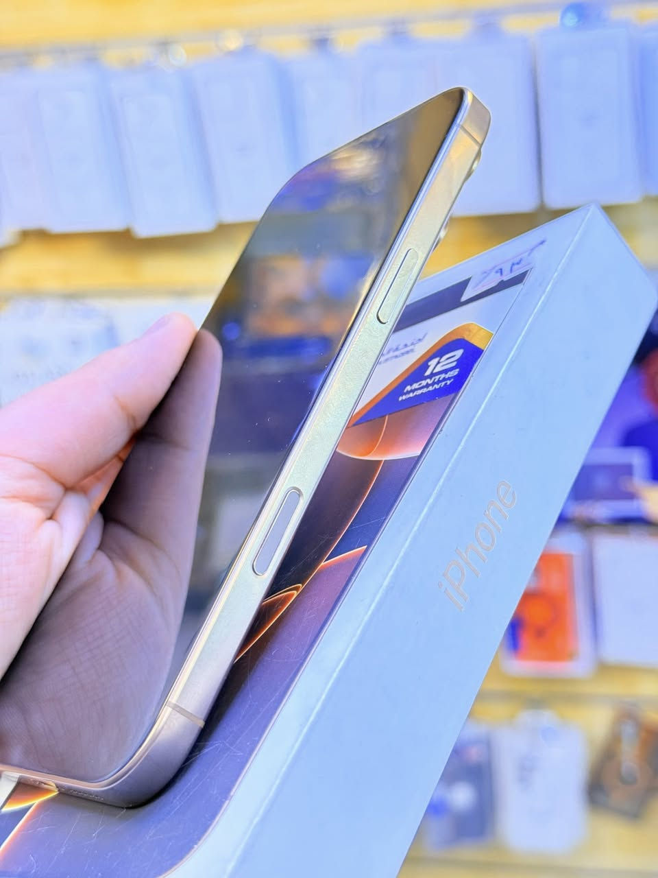 ايفون 16برو ماكس ذاكره 256بطاريه 93‎%‎جهاز اخو جديد زلغ واحد مابي وتر بروف جهاز بمعنه كلامه نضيف هوه جديد سوه دبل سيم كارت لا مفتوح ولا مصلح ملحقات كامله ضمان 5ايام من مركز لوان مميز 
سعر 1275الف قفله من الاخير 
بغداد البياع شارع عشرين مكتب ماستر للمبايل 
***********
