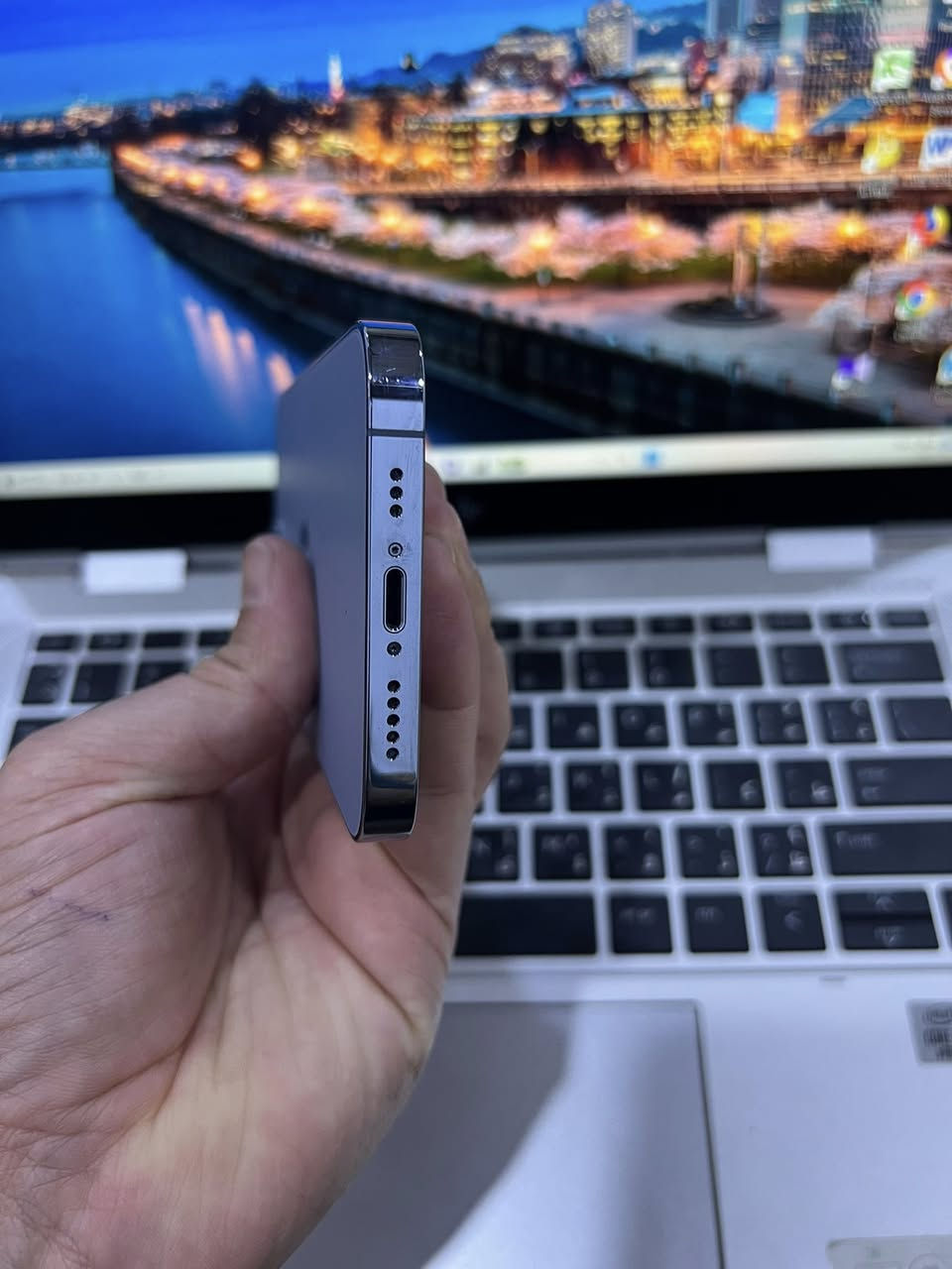 13 برو (( فقط برو))
ذاكره 256 
نموذج M تك سيم 
بطاريه 97 
شرط ما مفتوح 
نظيف 
سعر الجهاز 560 
شراي خاص او اتصل
***********
***********
