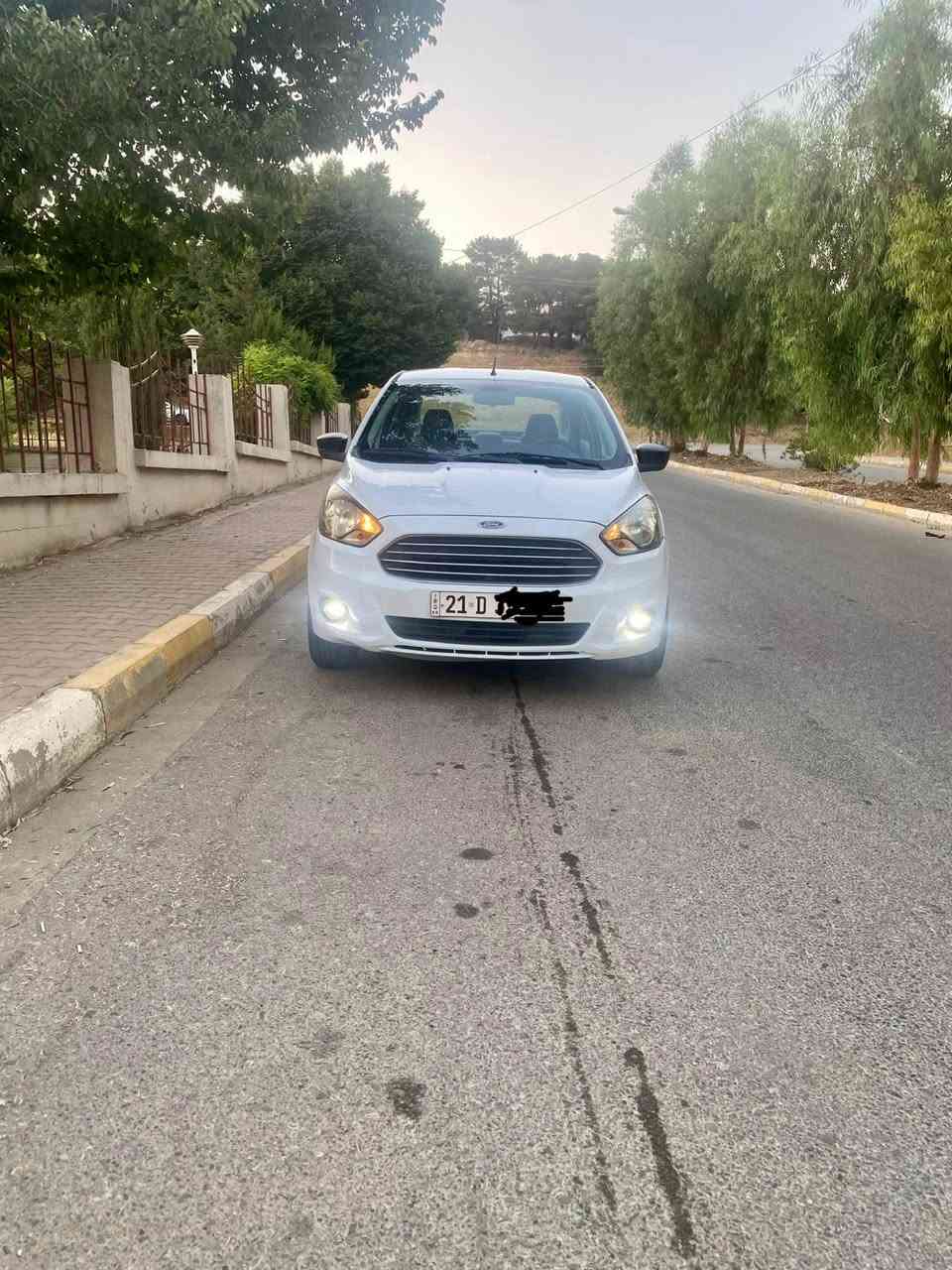فورد فيگو ٢٠١٦ 
مه كينه و گيرو كاره بايى به شه رتى بى عه يبى ته نها مه كينه ى كراوه ته وه كامل سير فسى بو كراوه سه نه وى ژينگه ى تا ٢٠٣١تازه تايه ى تازه ١٣٠هه زار كيلو مه تر روشتوه 
ژ.م/*********** شمشمل, السليمانية
