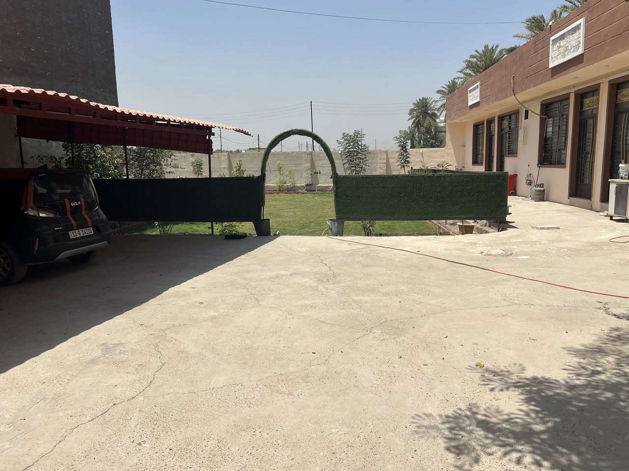 دار كبير للبيع مساحته 800 م ملك صرف زراعي 25 مي كهرباء مجاري جاهز 
بناء حديث ثلاث بيوت كل بيت معزول عن الاخر بدون نقص 340 م باقي المساحه حديقه وكراج
موقع بغداد  حي جزيره السياحيه شارع سيد محمد المبرقع 
تفاصيل هواي ليحب يتصل على الارقام التاليه
*********** ابوكرار
***********
