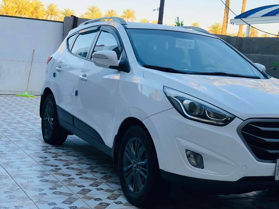 سلام عليكم ورحمة الله 
توسان خليجي موديل ٢٠١٥مكفوله كفاله عامه من صبغ وطخه وبارد رقم بغداد مشروع وطني سنويه ٢٦
المواصفات ⭕️
محرك وكير شركة سبانه ماممدوده عليه 
صدر أمامي جديد باتري جديد تايرات تخم جديد من أكلك جديد الوصل موجود وتشوفه بعينك 
كامره دواره خلفيه حساس خلفي ويل كب فراشه تبريد قطعتين شرط ثلج 🥶 سياره جاهزه من كلشي ربع دينار ماتصرف عليها
⭕️سنويه باسمي شخصيا تحويل ثاني يوم 
مكان السياره بغداد محموديه 
للتواصل *********** && ***********
⭕️السعر 168$ بيها مجال بسيط حك الجيه
