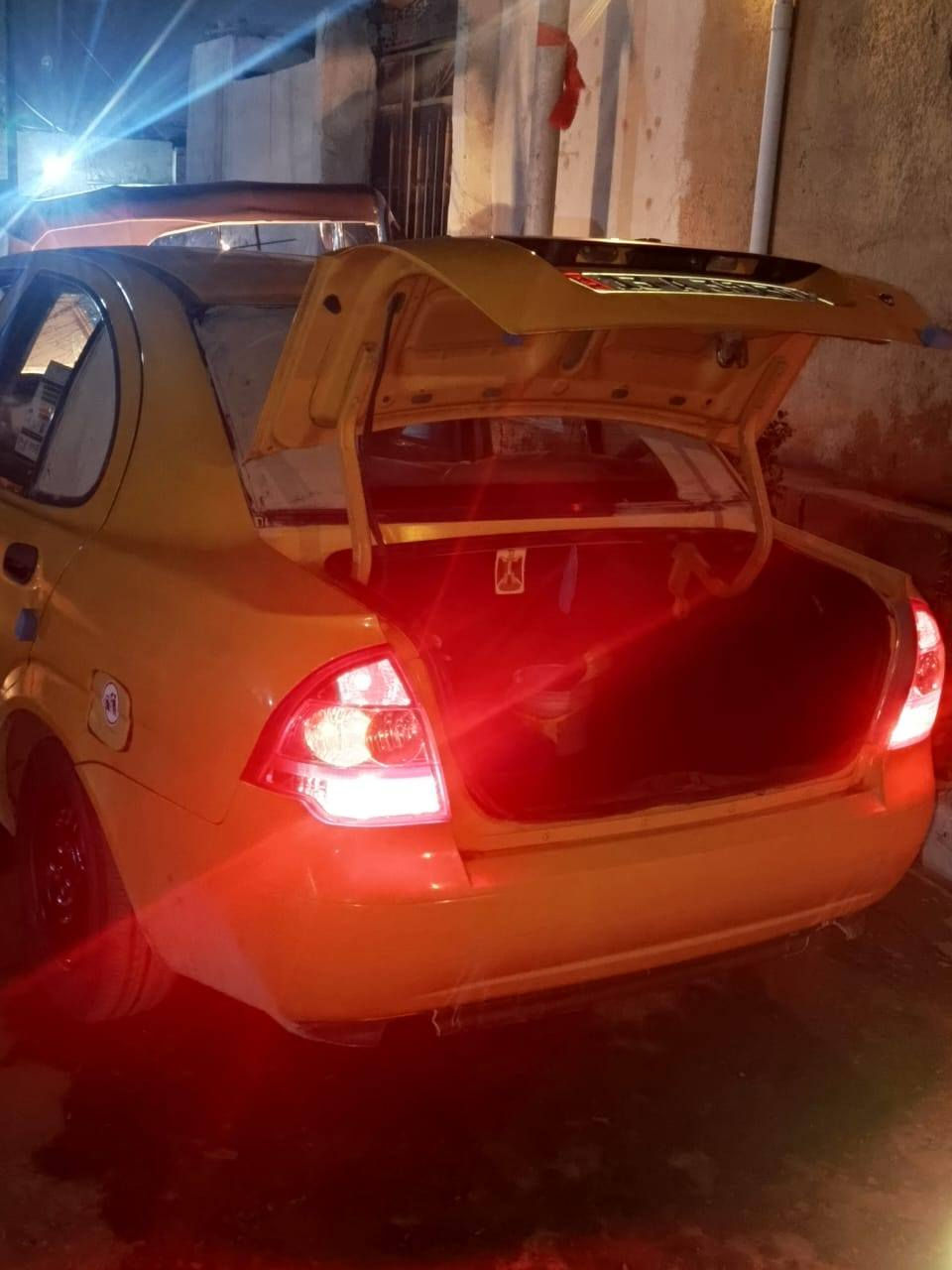 السلام عليكم......
سياره طيبه مديل 18
مكفوله من ((ضربه القويه)) 
مكفوله من ((تبديل))
(كير) كفاله
(مكينه) جديده بجيس
(كهربائيات) كلها شغاله
(سنويه) ما صاقطه
بسم واحد عرف..
بيها تعمير شويه بالكشر وصبغ
رقم ميسان...
مصفره هيئه وغرامه....
تبريد عوزه بس غاز لان بدلت طابوگه
تدفئه شغاله..
السعر 48
الاستفسار/. ***********
