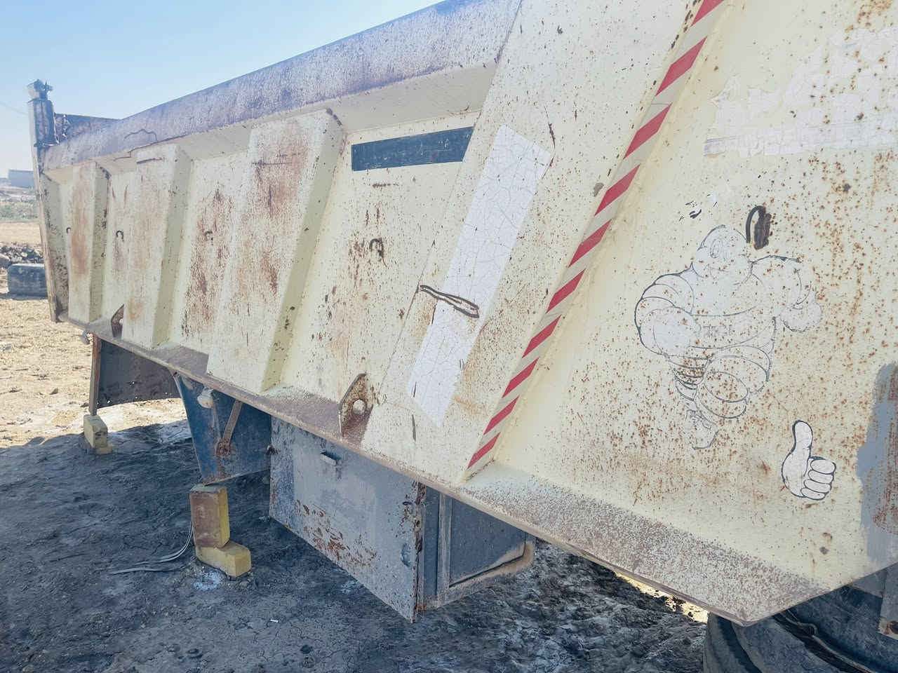 السلام عليكم
للبيع الطول 440 مكاني العماره ***********
