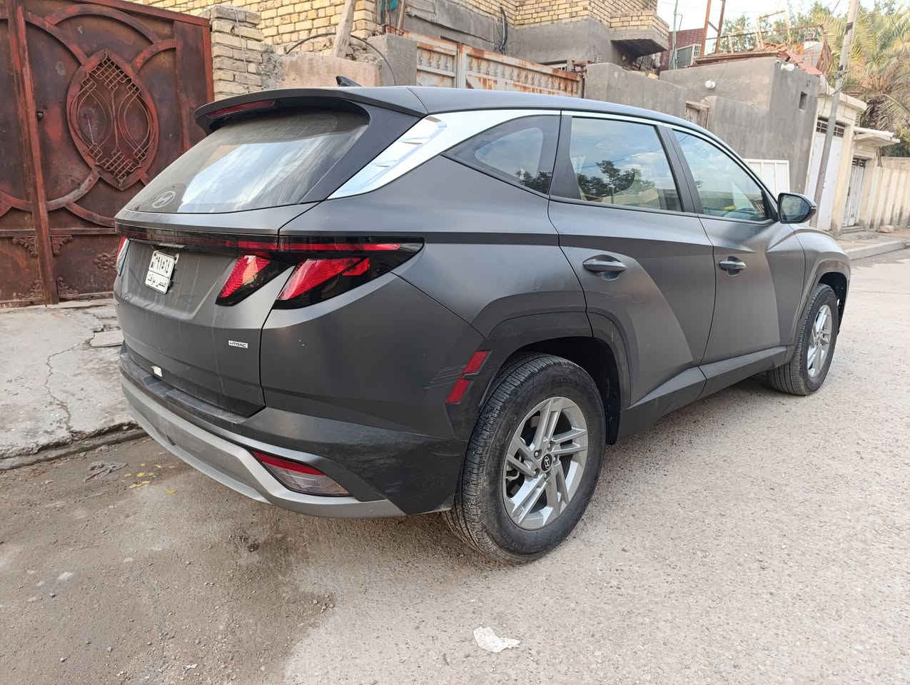 السلام عليكم
توسان موديل 25 بيع او مراوس ماشيه 12الف زيرو 
لونه مميز رمادي مات موصفاته معروفه رادارات امامي وخلفي وبلمري حساسات شاشه متصله بصمه ابواب وتشغيل عن بعد وهواي مواصفات .حادثه تبديل باب الساءق فقط وكلير الباب الخلفي 
سياره فحص وين ميعجبك رقمه سعره 178 وبيه مجال بسيط 
تواصل على الرقم ***********
