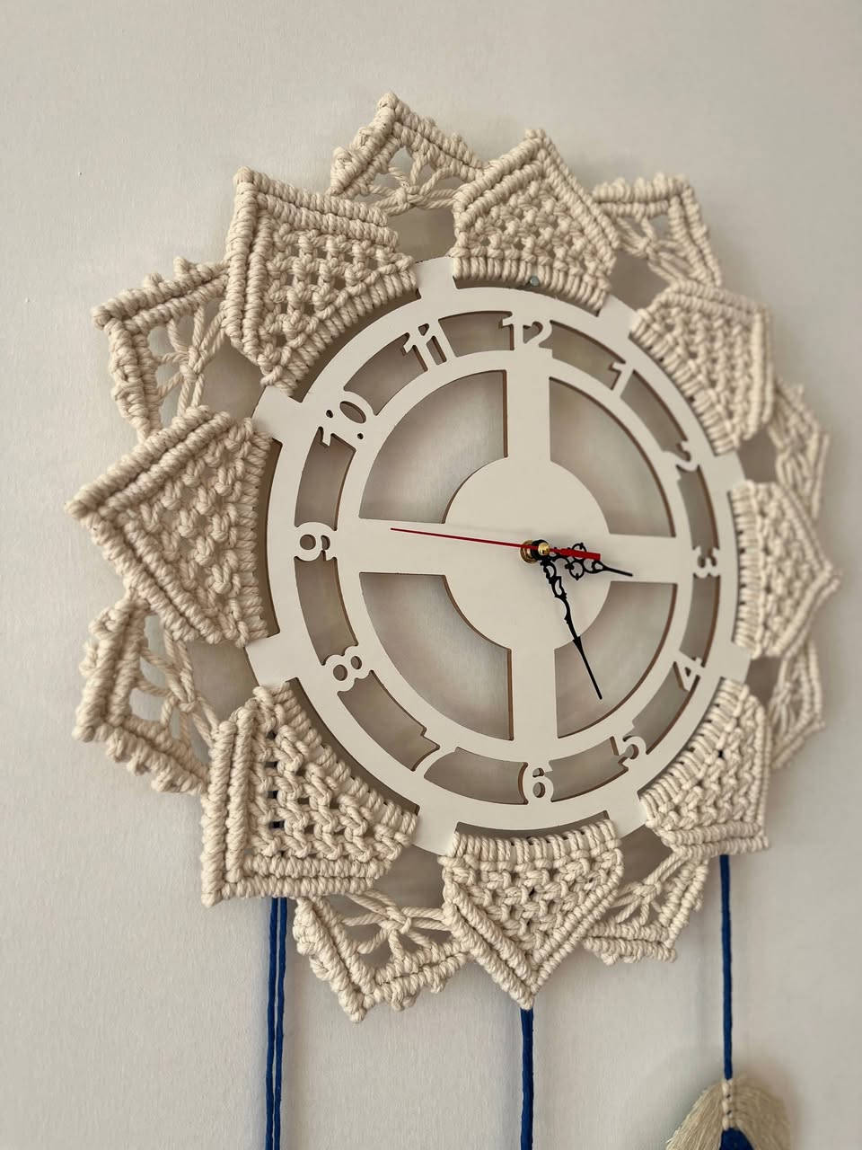 إذا تحبين التفاصيل المختلفة… هاي الساعة رح تخطف قلبك 🤎
شغل يدوي متقن، ألوان هادئة ولمسة فخامة تخليها محور الجدار بكل زاوية بالبيت 🌿✨

#اكسبلور #اكسبلور_فولو #اكسبلور_explore #فالو #مشاهير


**إذا كنت صاحب هذا الإعلان وتريد حذفه لأي سبب، رجاءا أرسل رسالة إلى الدعم الفني**