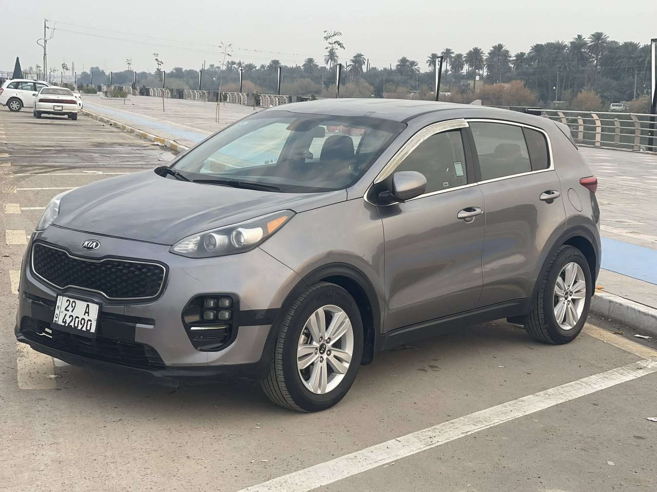 سبورتج 2017 امريكي حادثهه قبق جنطه فقط 
صور الحادث بالمنشور بالعراق بيهه بنيد فتح فقط 

رقم واسط دولي تحويل مباشر 
حداديه جديده +تخم تاير 
سياره جاهزه واحلى من الصور 
منضومه زنون 

السعر 145وبيهه مجال 
————

مكان السياره الكوت 

***********
