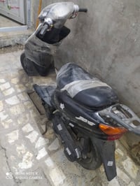 دراجه عصفوريه نقصها بس كابريتر 225 وبيها مجال مكاني الشعب 07702648107