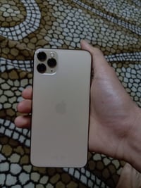 آيفون ١١ برو ماكس • ذاكرة ٦٤ • بطارية ٨٦