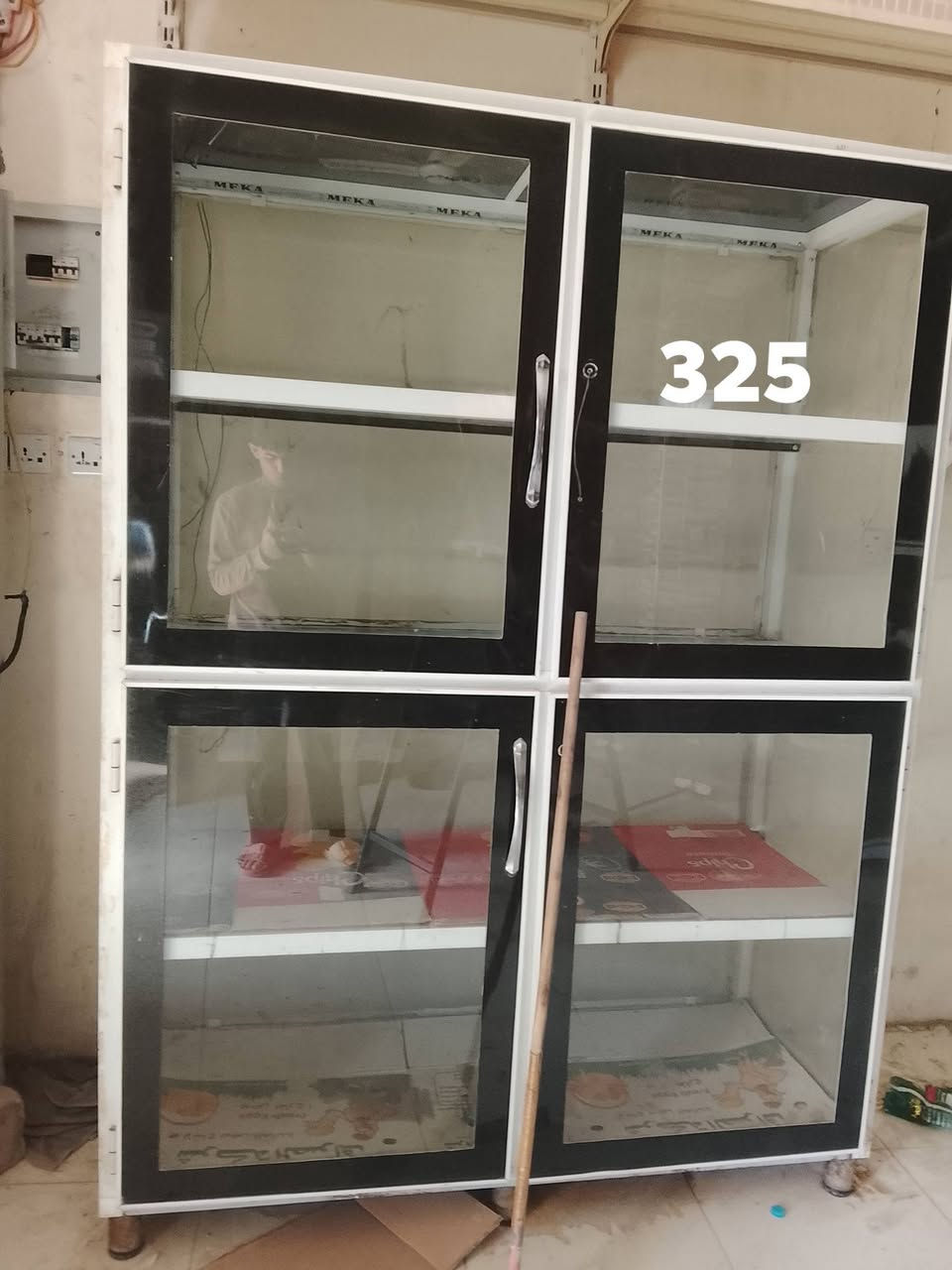 مكاني سماوة مكتوب السعر على الصورة  وبي مجال 
رفوف محل غذائية للبيع اتصال ***********
