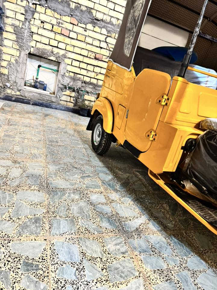 سلام عليكم تكتك للبيع موديل ٢٠٢١ لون واحد مكفول من كلشي مكينه مامفتوحه زيرو اترايه واحد على واحد فقط اكو مكانات بيهه تكحيل وبارد مكان بغداد مدينه الصدر استفسار اكثر 
***********
