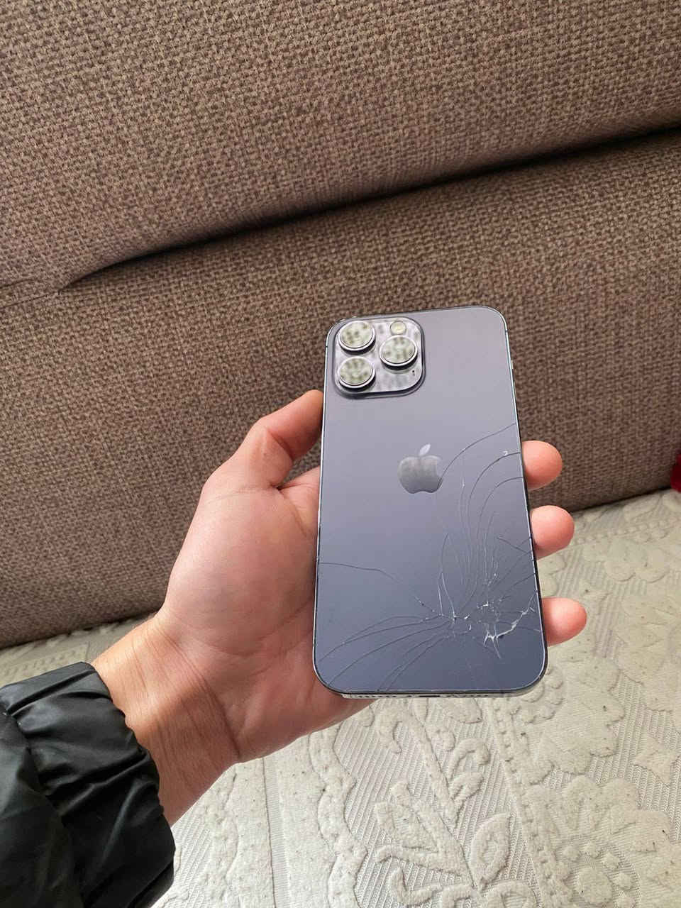 14 pro max
256
نظيف شرق اوسط كامل ملحقات 
بطارية 82 
ظهر مفطور 
ممبدل بي شي 
مكاني حلة 
790 الف 
***********
