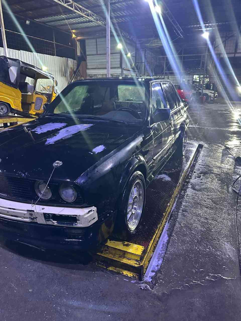 السلا عليكم بي ام زعره موديل87 للبيع رقم بغداد سنويه بعدها مامنتهيه لسياره جاهزه حداديه زينه تبريد شغال تخم تاير جديد ويل كم رياضي جديد  السعر40 وبيها مجال للشراي
***********
