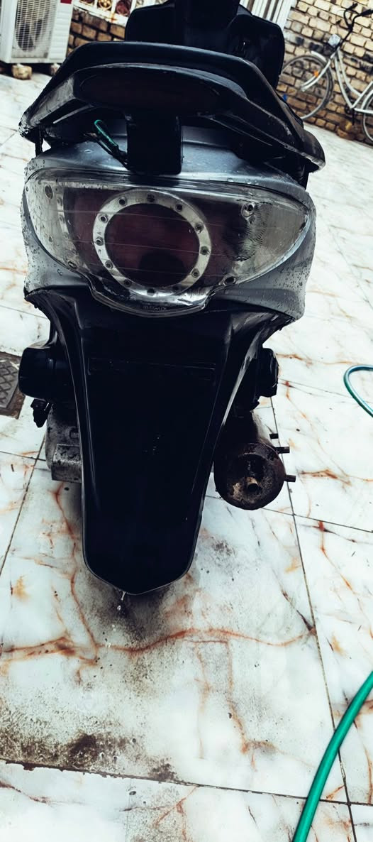 جي فور نضيفه شغاله سلف هندر لايت عالي ناصي اشاير يمنئ يسرئ  بگ لايت  جاهزه  كفرات ختم واحد اصليه مكينه خرسه تايرات جدد لا تبخر ولا تنقص شلعه قويه وسريعه ```ب250` وبيه مجال  رقمي ***********
