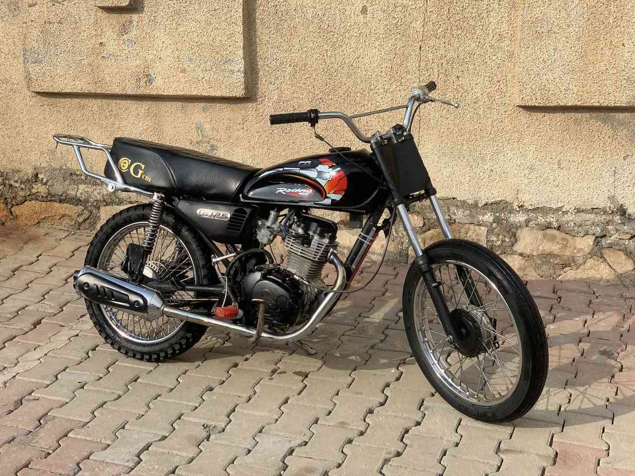 سلام عليكم للبيع ايراني. تايكر. دراجه حيل نضيفه جسم تعمير كامل.  مكينه لاصرف ولا بخار بشرط عقل رياضي صالنصه رياضي كشن جديد تخم  تاير نضيف دراجه حيل نضيفه سعرها ٣٥٠ وبيها مجال شي الي مو شراي لايتعبني


**إذا كنت صاحب هذا الإعلان وتريد حذفه لأي سبب، رجاءا أرسل رسالة إلى الدعم الفني**