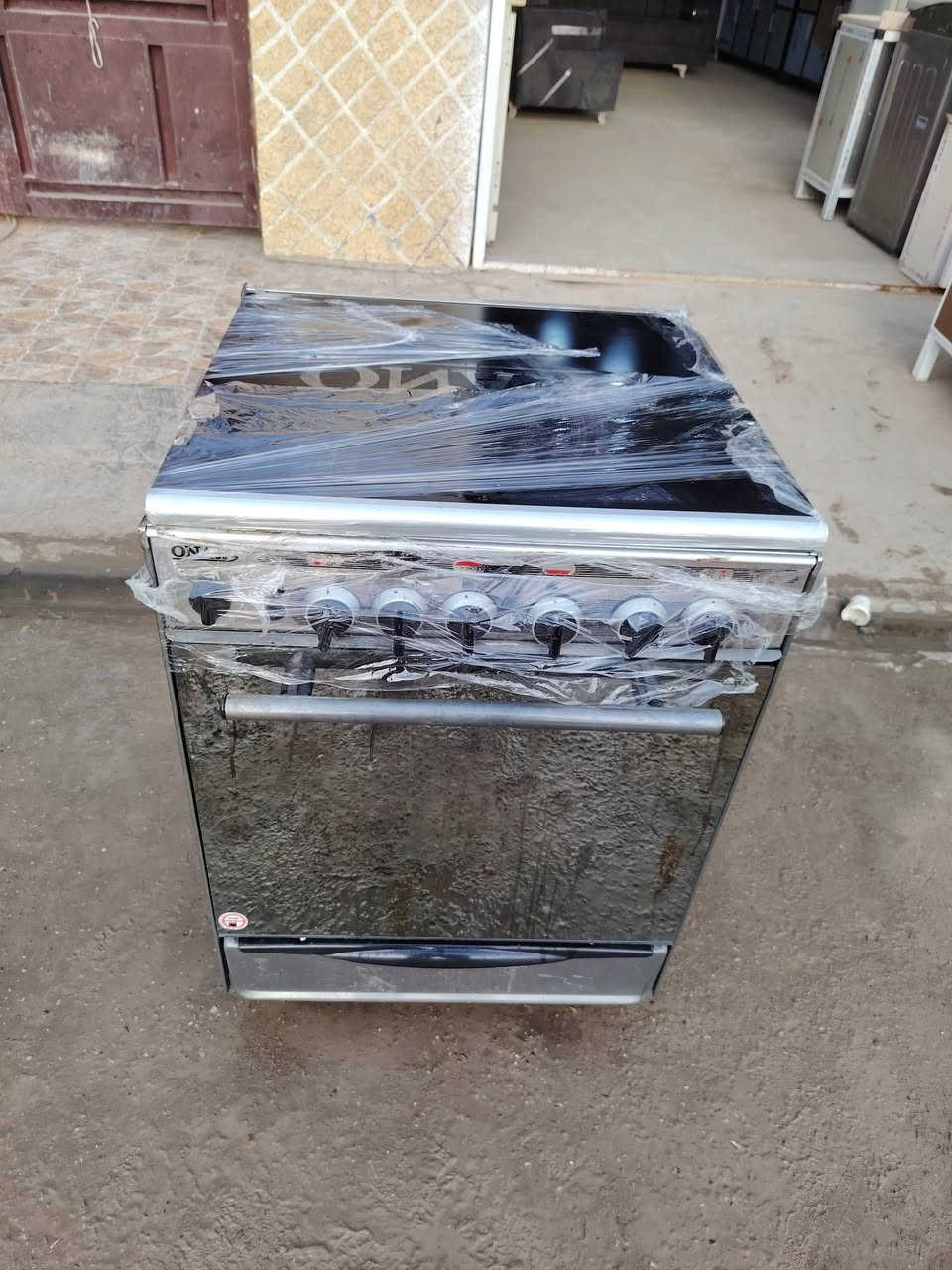 كلشي وسعره
***********
