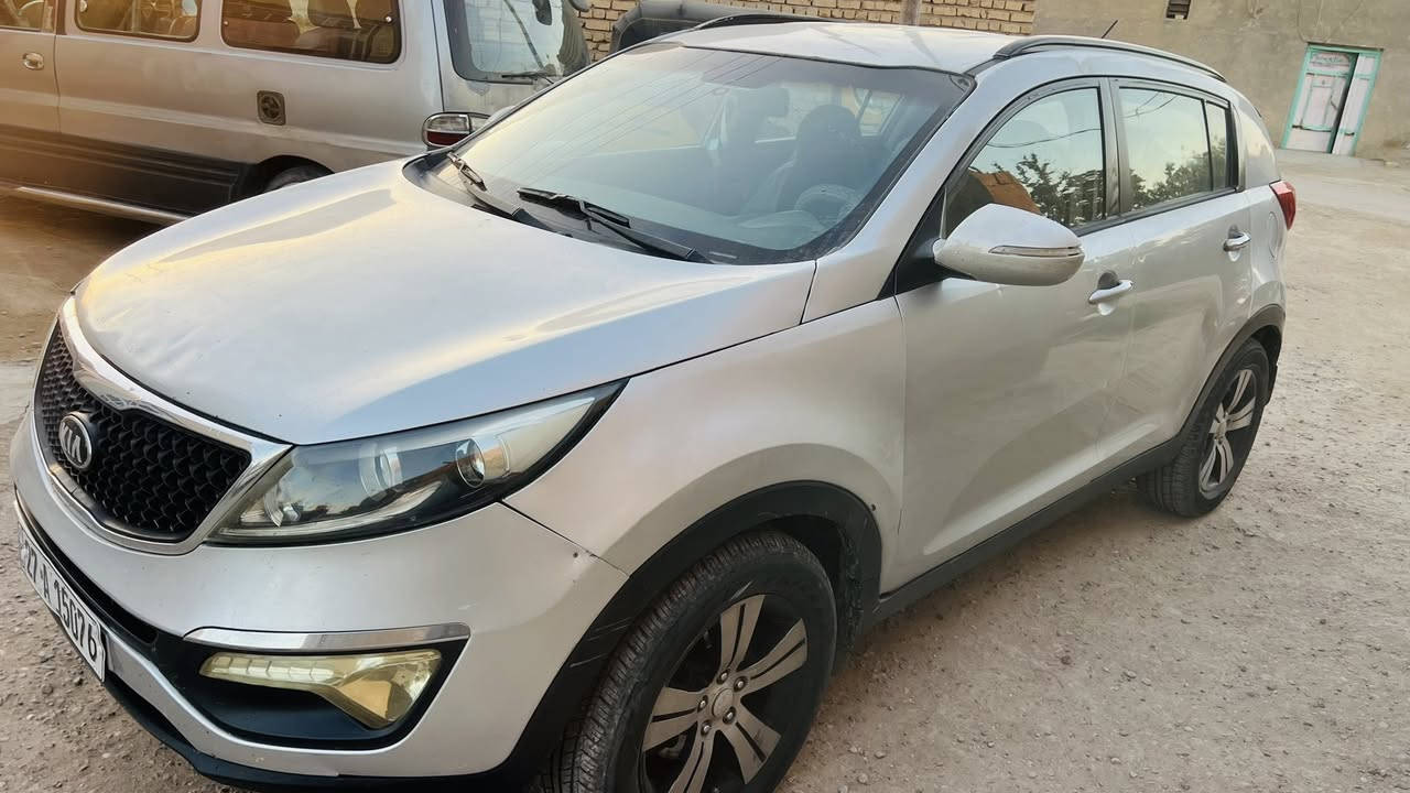 كيه سبورتج موديل 2012خليجي مصبوغ حزام
بيها ضربه بصيطه  رقم  ذي قار دولي بسمي تحويل 

حداديه زينه تخم تايرات (عته بلكير) بس سياره وين ماتريد تمشي كلشي مابيها  محرك دوش المرغوب 

تبريد شغال سعرها 125وبيها مجال بصيط الشراي 

مكان سيارة الناصريه القلعه سكر 

***********
