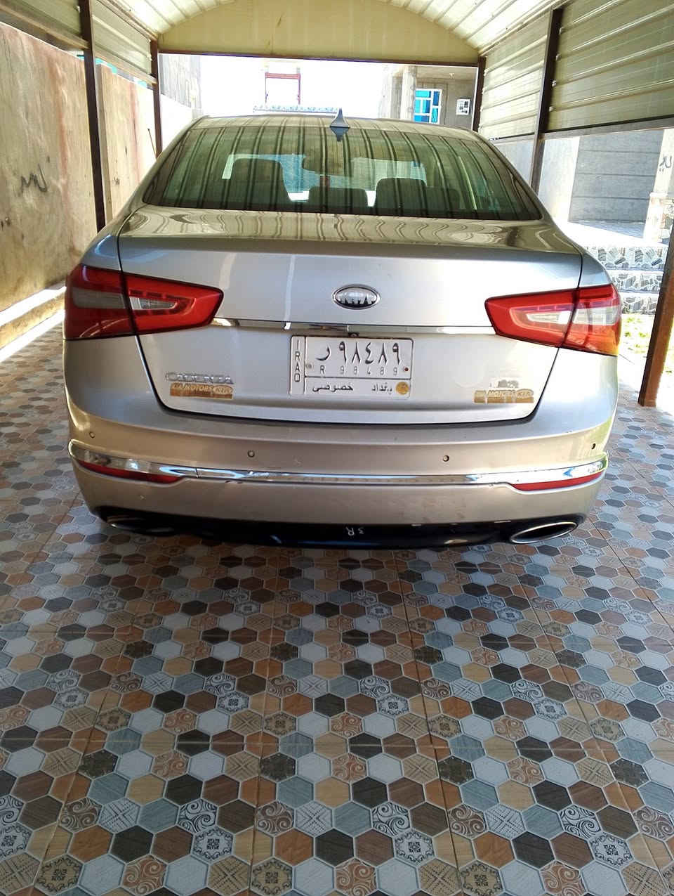 سلام عليكم البيع كادنز موديل 2014 محرك 6 وارد امريكا ضرر باب سايق بدون دواخل وقطعتين صبغ السياره جاهزة من كلشي العنوان رمادي السعر 135 وبيها مجال  ***********. ترهم مراوس وبيع
