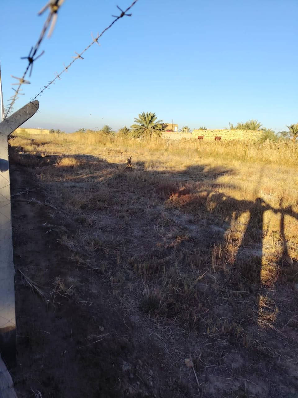 قطعه للبيع 1000 متر طابو زراعي سند 25 حي الامين الثاني مجمع الامير السكني خدمات كامله سعر على الاتصال ***********
