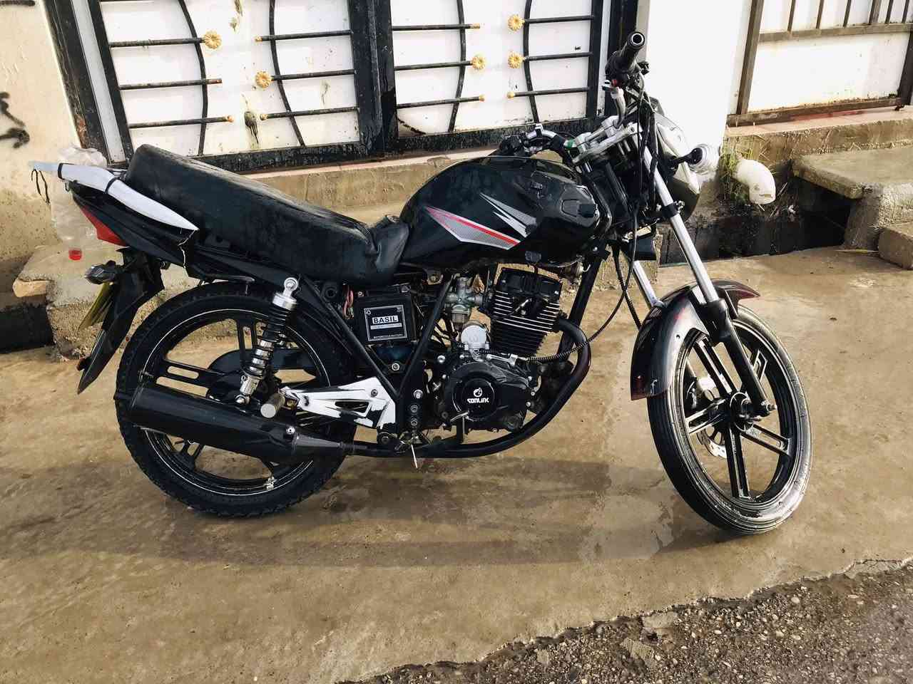 السلام عليكم بسبب الوعود الكذبا النشر لل مرا الثانية اخوان هذا المطور للبيع كامل كلو شغال نكرا سلف  سعرو (400)وبي مجال بس نقصو صفايح المحرك ما مفتوح موديل 2020 مكاني برطلة قرب المعرض رقم. تلفون 
075130 81263
بي وتساب
