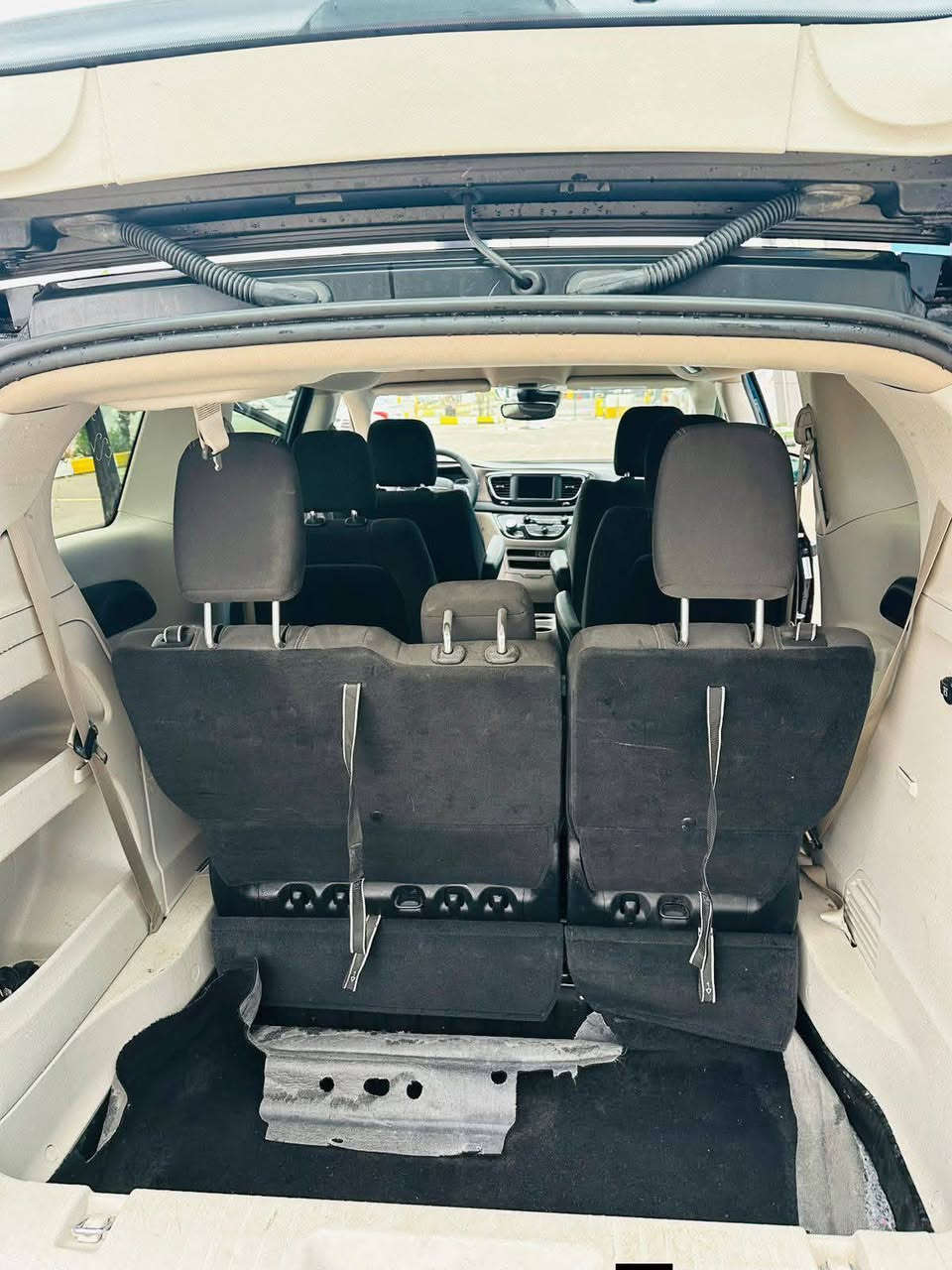 كرايسلر فيوجر 2020 للبيع..    حادثها بأمريكا ابواب سلايت ومبدلات بلاديات  وجاملغ امامي وخلفي السيارة فول ماعدا الفتحة. تحكمات  سلايت 
كشن كهرباء  تبريد 6 قطع  رقم السليمانيه   صور حادثها  موجودة  تحب تسوي سونار  عادي  سوي تريد تحويل تريد وكالة.   للعلم عليها غرامات 13$  
اذا انت تدفعهن ينزل من سعرها وإذا اني ادفعهن اراعيك بيها شي قليل.   السعر.     173$
*********** السليمانية, العراق
