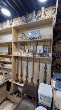 رفوف خشب للبيع الاستفسار  الاتصال رقم الهاتف 07736902517