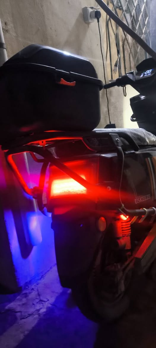 ماطور شحن لل بيع ست باتريات6 صرعه 90 بي ضربه بل جملق الكدام الشاري راسلني خاص او وتساب إذا رقمي *********** السعر 850 بي مجال وذا عندو فضاي يراوس حسب القناعه
