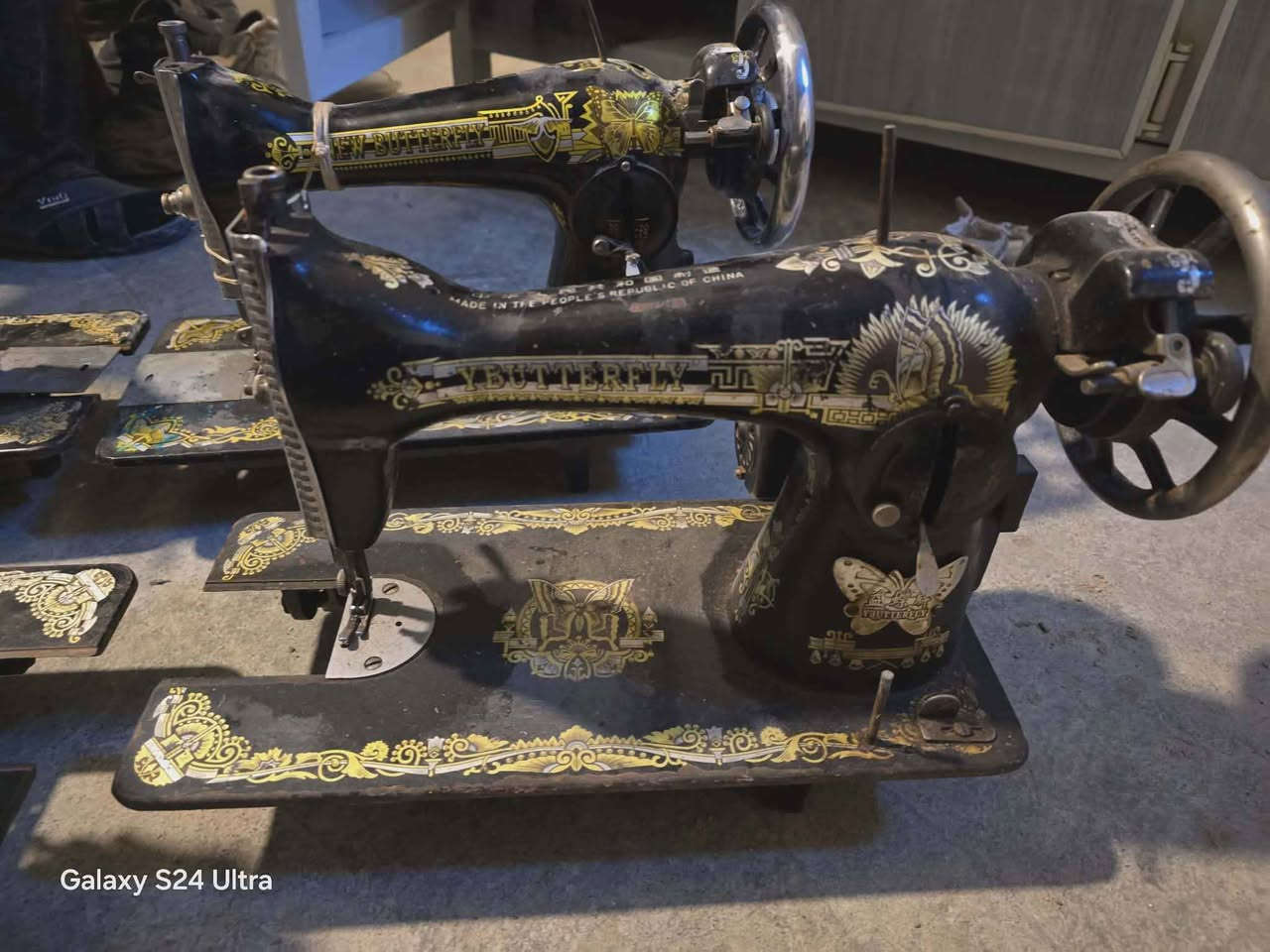 مكينه اربع قطع واحده على 15 شلع 70الف بس فحم بفحم ما يشتغلون   عنوان موصل قريب يم الشلالات قريه بايبوخت. اللي يريده يتصل على هذا الرقم  ***********  ***********. موصل, نينوى
