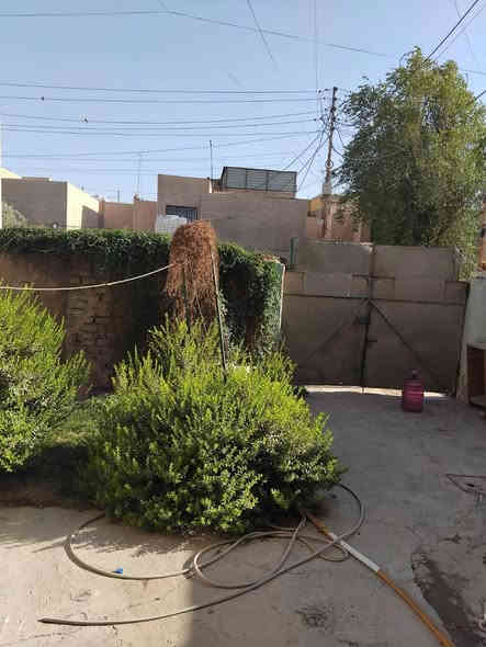 بيت تجاوز مساحه 200م غرفتين نوم وهول ومطبخ وحمام واستقبال وكراج وترك مخزن بيت صب   سعر 45بي مجال قليل زعفرانيه دور الاساتذه معهد خدمات رقم ***********واتساب
