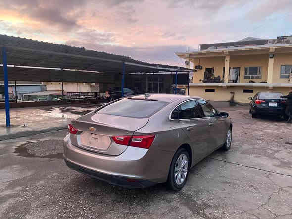 ماليبووو. 2023 LT
6قطعه صبخ بدون دواخل ارباك سيستم
سعررر 90$. 
***********واتس اب Petaling, WLY
