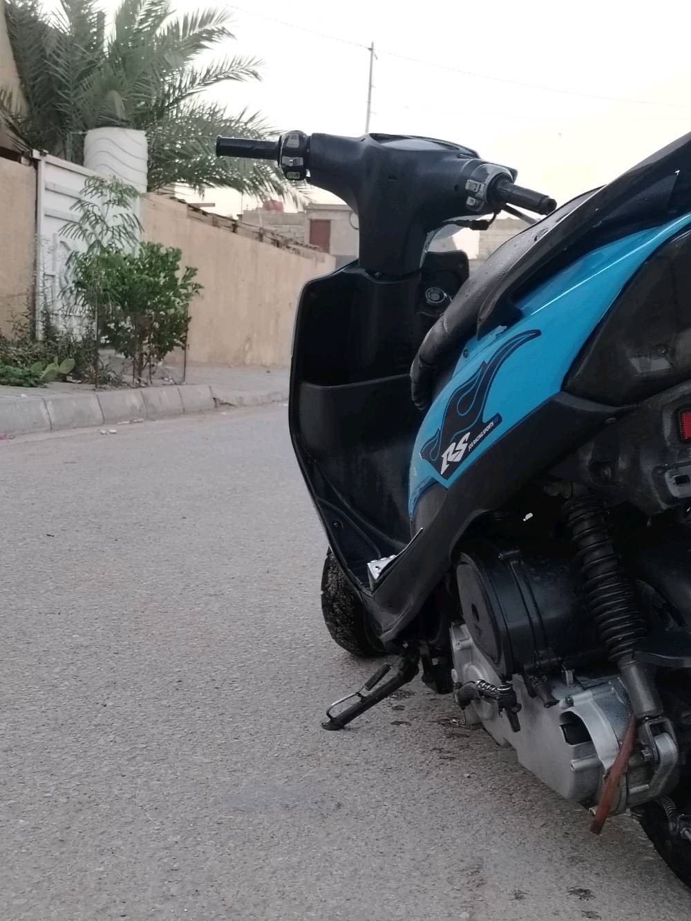 ماكس عدله للبيع
بوشه 49 بلادي مامفتوحه ابد
كلجات رياضي كابريتر نضيفه عوزها بس سلف هندر واحد تشتغل
شنو الموديل/السنة بالضبط؟ وكم ماشية على العداد إذا موجود؟: 
2007
وين موقع الماكس بالضبط داخل أي محافظة/منطقة؟ وهل متاح فحص وتجربة قبل الشراء؟: 
كربلا حي العامل 
بس سلّف هندر واحد وتشتغل، لو أكو أي عطل ثاني بالمكينة/الريسر/الكهرباء أو السلف؟: 
مكينه نضيفه كل عطل مابيها 
هل بيها أي تبديل أو تعديلات غير مذكورة بالإعلان، مثل العادم أو الكربريتر أو البوشه؟: 
صالنصة FM كابريتر جديد بوشه بلادي 