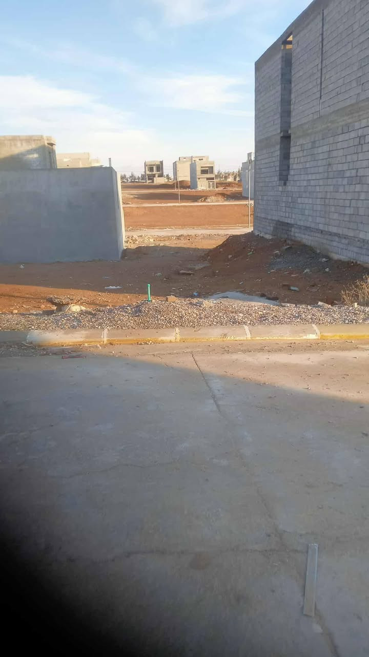 ارض للبيع حي التعليم مجمع الغزال مساحة   150  اتصل عال رقم
***********
