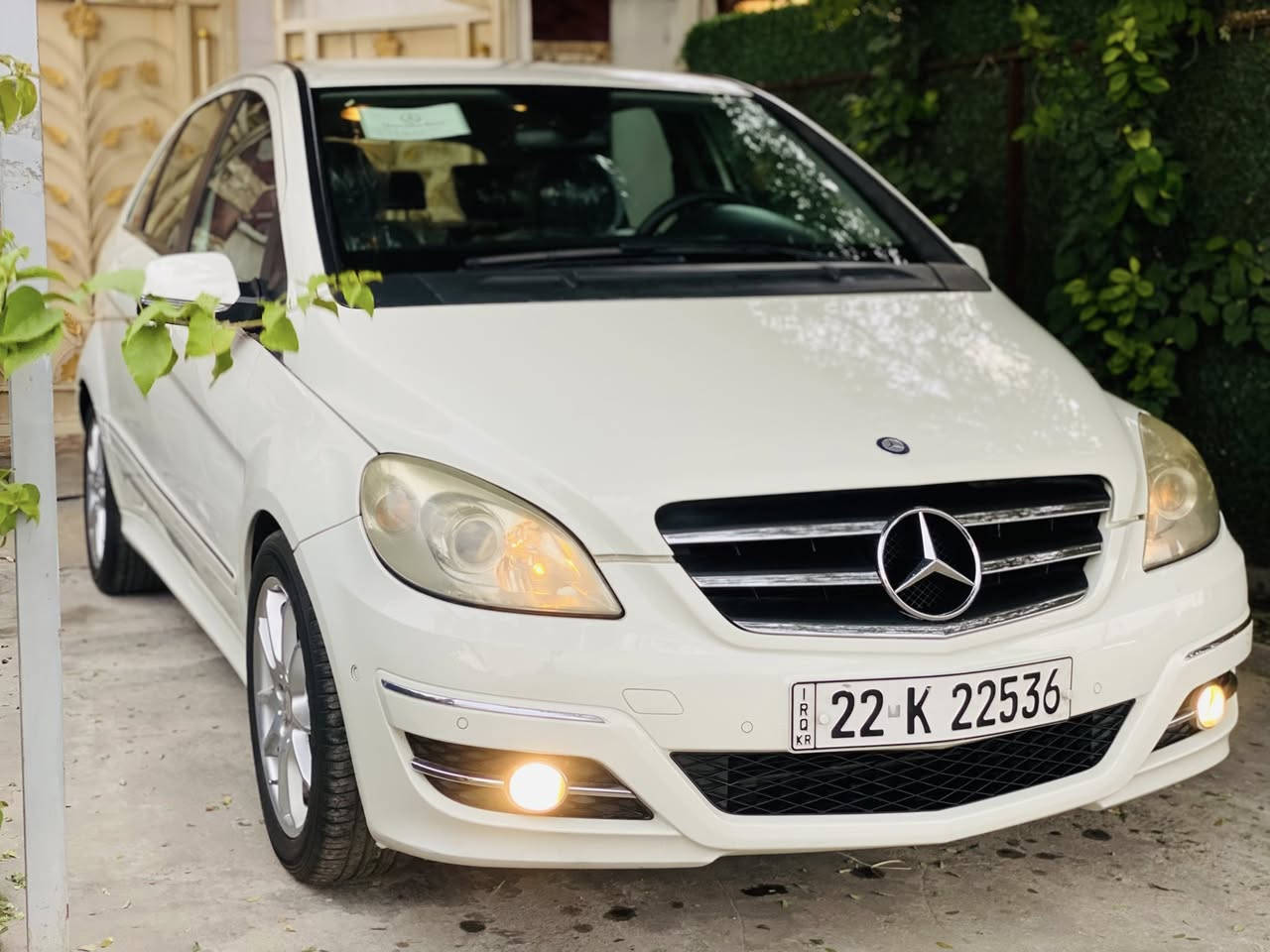 سلام عليكم سيارة سعر مناسب لميزانيه العوائل مميزه ونادره وحلوة واقتصاديه وشبابيه ونسائية وعائليه كلهن بسيارة وحده والمانيه وقوية مارسدس B class حجم. 160 موديل 2011 وارد خليجي كفاله عامة من الصبغ والبارد والشخوط ورصعات وكلشي حتى دعاميات بدون صبغ سيارة جدا جديدة محرك 4 سلندر تنفس طبيعي لا تيربو ولا هاي سوالف حاله حال النتره كير اوتو سيارة جاهزه وحلوة رقم أربيل أنكليزي بسمنه هزه جديدة تريد تحويل تريد وكاله حاظر سيارة مواصفات واضحه ميحتاج احجي عنه مكانه بغداد البياع تجي تفحص وين ميعجبك أتكفل بيه كفاله عامة من الكشر للتحويل وشرعيات سعره راح يكون 105 دفتر وخمس ورقات مجاله جدا بسيط اي استفسار ***********
