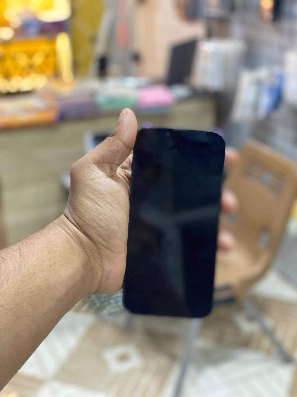 ⸻

📱 للبيع: iPhone 13 Pro
 • السعة: 256GB
 • نسبة البطارية: 78%
 • حالة الجهاز: نظيف
 • الملاحظة: الظهر مكسور فقط
 • صرف الشحن: طبيعي
 • لا توجد مشاكل أخرى

475 بي مجال بسيط

📍 الموقع: ديالى – بعقوبة
باب الدرب، مكتب فون لاند
مدخل جامع لا إله إلا الله
مقابل مدرسة الشهيد لطيف

📞 رقم التواصل: ***********
