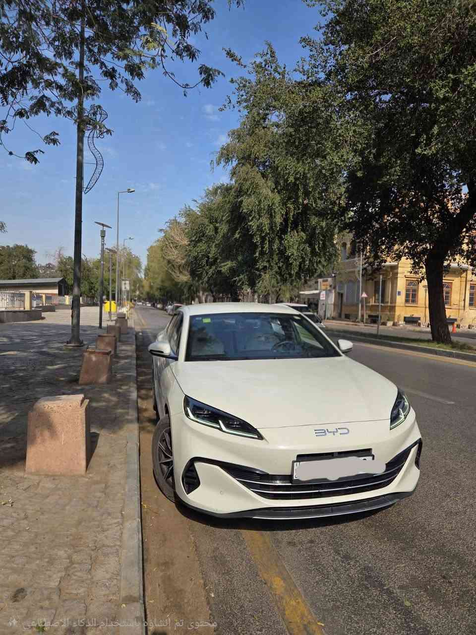 السلام عليكم
🚗 للبيع
BYD Seal 6 2025

سيارة نظيفة جداً استخدام شخصي، موديل 2025، نسخة عادية (مو فول)، مناسبة للي يريد سيارة اقتصادية وحديثة.

🔹 السعر: 21,500,000 مليون دينار وبيها مجال
🔹 رقم: بغداد
🔹 الممشى: 17,000 كم فقط

🔸 الملاحظات:
بيها ضربتين خفيفات جداً وناشر صورهم بالمنشور

✨ المواصفات:
 • محرك 1.5 + نظام هايبرد (اقتصادي جداً بالوقود)  ￼
 • قوة تقريباً من 180 إلى 210 حصان  ￼
 • جير أوتوماتيك (E-CVT)
 • تشغيل بصمة + دخول ذكي
 • شاشة وسطية + شاشة معلومات
 • تحكم ستيرن (صوت + موبايل)
 • مقاعد مريحة (جلد صناعي)
 • تبريد/تكييف ممتاز
 • حساسات + كامرة
 • صرفية جداً قليلة (توصل تقريباً 40–60 كم باللتر حسب الاستخدام)  ￼
 • نظام أمان + وسائد هوائية

💎 مميزات السيارة:
 • حديثة موديل 2025
 • اقتصادية جداً بالبنزين
 • شكل رياضي وراقي
 • استخدام خفيف
 • مناسبة للدوام والمشاوير اليومية

للتواصل 
***********
وموجود واتساب
