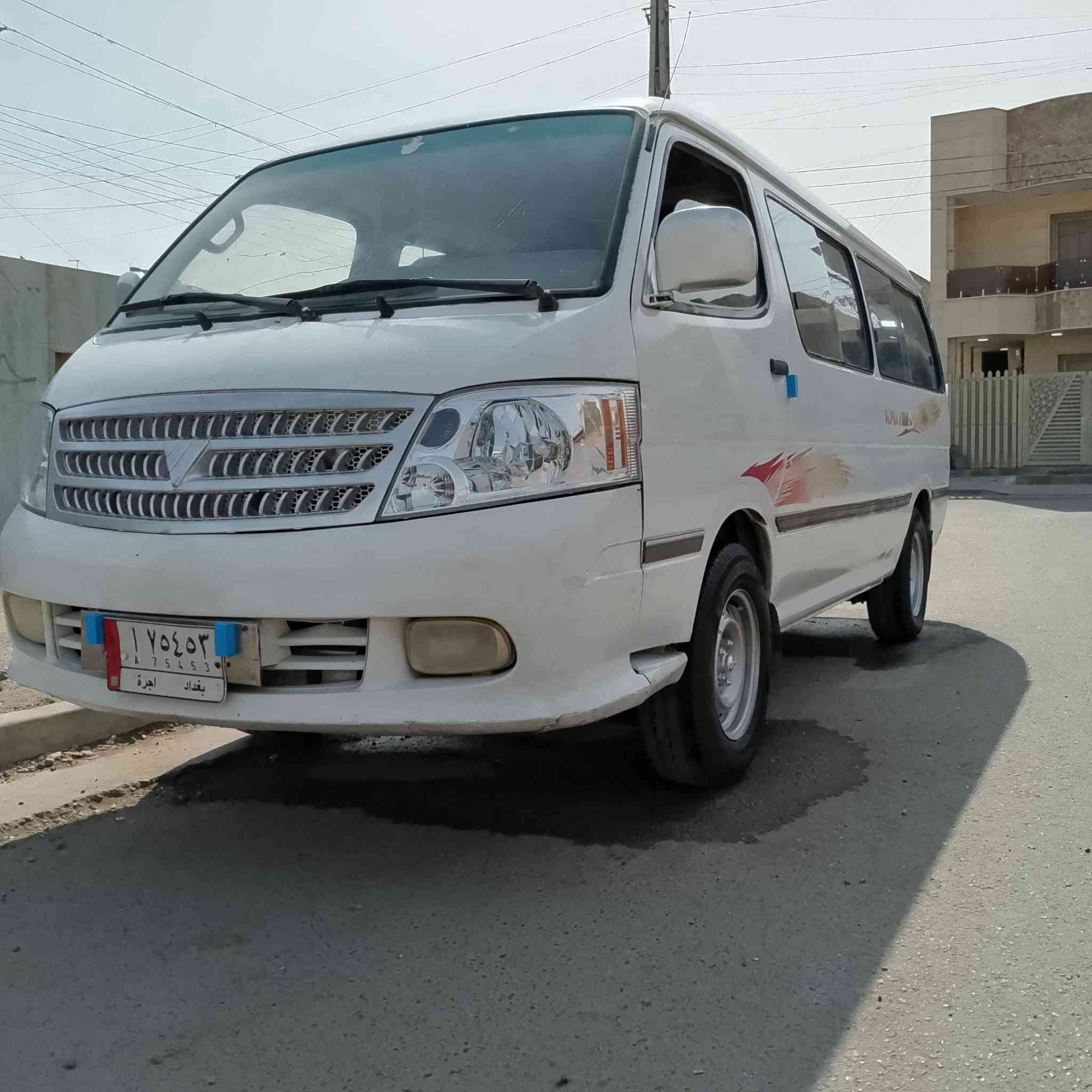 سياره للبيع فتون 2009نضيفه ماتصرف عليهه ربع  دينار  كبل الشارع
***********
