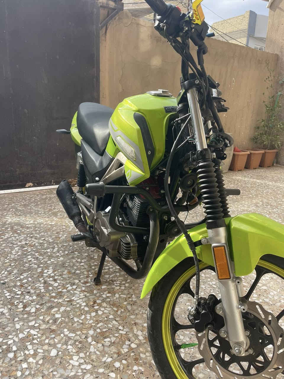 عليكم 
شاينك موديل 2023
حجم المحرك 250cc
عليها اكزوز sc
رقم وسنويه نجف باسمي 
 الدراجه نقصها بس لايت ودشبول 
مكينتها مكفوله 
سعرها 1350وبيها مجال للشراي


**إذا كنت صاحب هذا الإعلان وتريد حذفه لأي سبب، رجاءا أرسل رسالة إلى الدعم الفني**