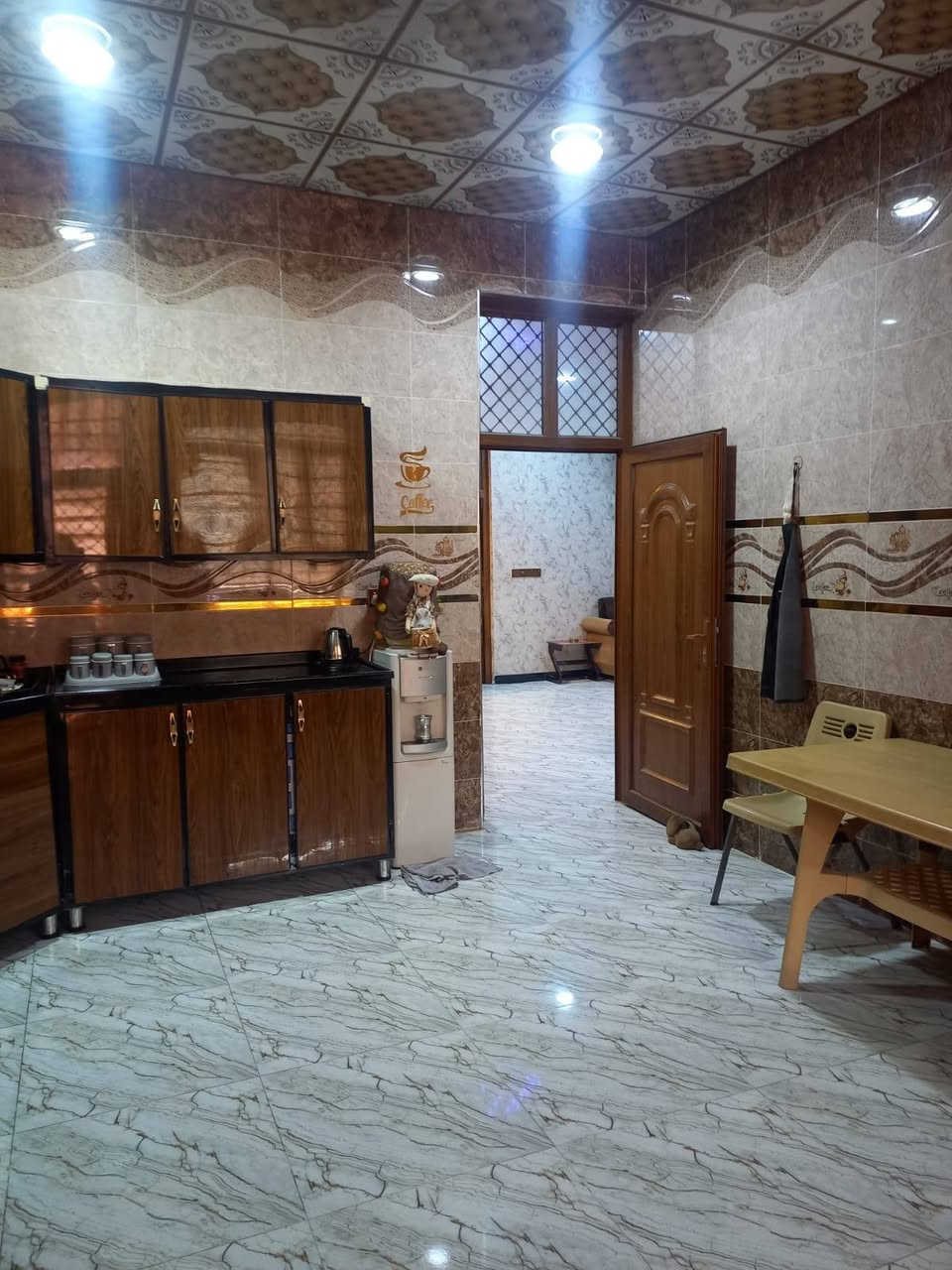 *للبيع بيت - ديالى بعقوبة / بهرز حي الشرطة*
- *الموقع*: قرب جامع الشكور، بالفرع الثاني على اليمين  

- *المساحة*: 200 متر، الواجهة 10 متر × النزال 20 متر  

- *الطابو*: زراعي، سند 25  

- *المواصفات*: قاطين كامل مواصفات  

- *السعر*: 120 مليون  

*للاستفسار (واتساب متوفر):*  

***********  

***********
