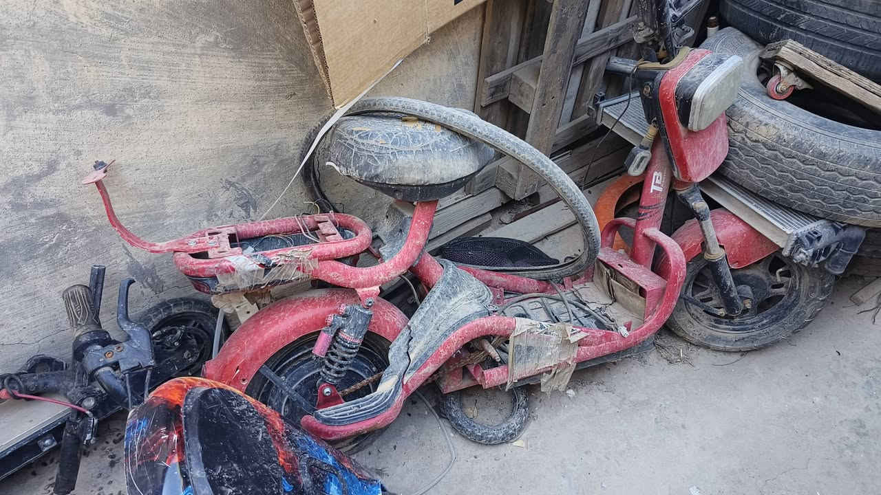 البيع شلع وكلهن شغالات بس متروكات
محتاجات ترتيب مكان بغداد
***********
