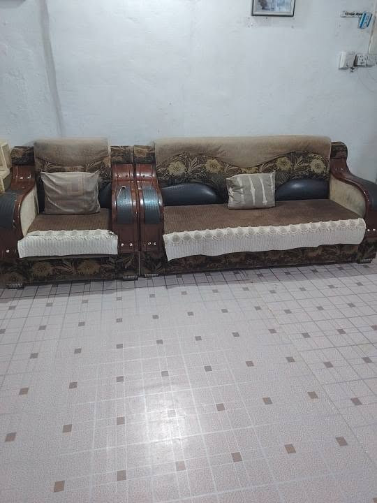 قنفات تركي درجه اولى وزن ثقيل كلش قويات السعر 450 وبيهن مجال العنوان الاصمعي


**إذا كنت صاحب هذا الإعلان وتريد حذفه لأي سبب، رجاءا أرسل رسالة إلى الدعم الفني**