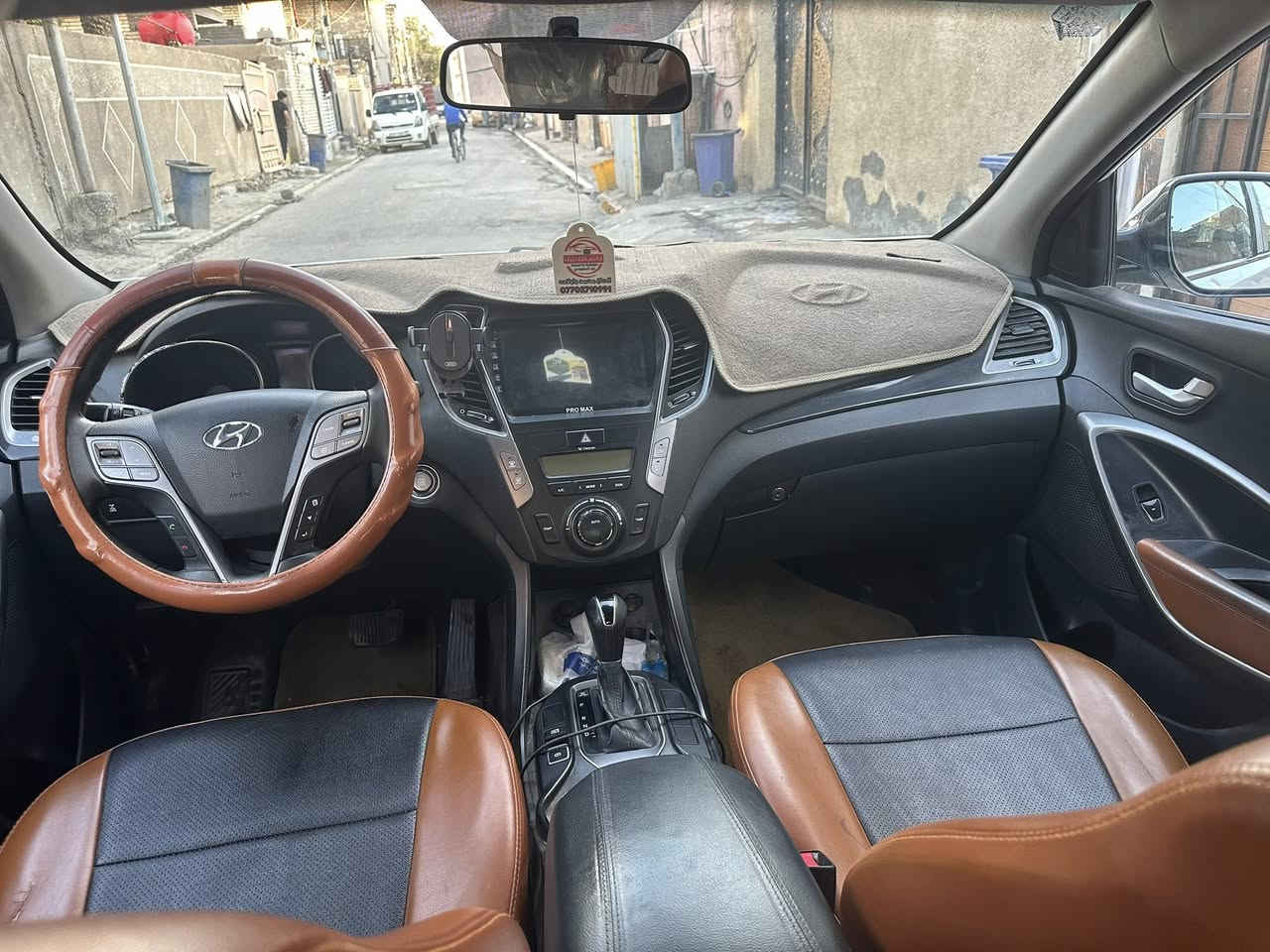 سنتافي خليجي 2014 6 سلندر 7 راكب بنراما هاند بريك بصمة فور ويل كشن السائق كهرباء زراك لايت لكن ملغى حدادية امامي خلفي جديد باتري جديد راديتر مروحة جديد التبريد ميكانيكي محور تبريد ثلج خير من الله السيارة تصليح كله اصلي وكالة شركة على ايدي استلام شركة المحرك مفتوح كازكيت شديت نص طابوكة جديد يعني بلادي السيارة بيها بعض الشخوط ومكحل لكن ليس بالمستوى الجيد 

مكان السيارة بغداد الرصافة السعر 172 ورقة
***********
