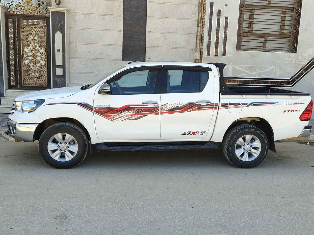 السلام عليكم
هايلوكس فورويل 2018 كير واتماتيك ٲربعه سلندر سيارة نضيفة مواصفات فول تبريد قطعتين حساسات خلفيه تخم تاير حداديه جديده رقم نجف الماني السعر 260 وبيها مجال
الديوانية الحمزة الشرقي 
للٲستفسار*********** حمزة, القادسية
