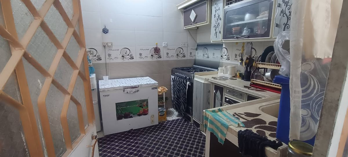 السلام عليكم ورحمه الله وبركاته
دار للبيع طابو صرف المساحه 110 متر 

بس الواقع الحالي 120 متر مربع الوجهة 12
الموقع الحله حي العسكري يبعد عن شارع المكاتب 
ونزال 13متر ثلاث غرفه نوم ومطبخ وهول واستقبال ومجمع صحيات جرجيه وداخليه عدد اثنين وكراج سياره 

الاستفسار الاتصال على الرقم 

***********
